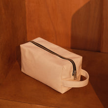 Charger l'image dans la galerie, La trousse de toilette