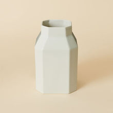 Charger l'image dans la galerie, Le vase octogonal